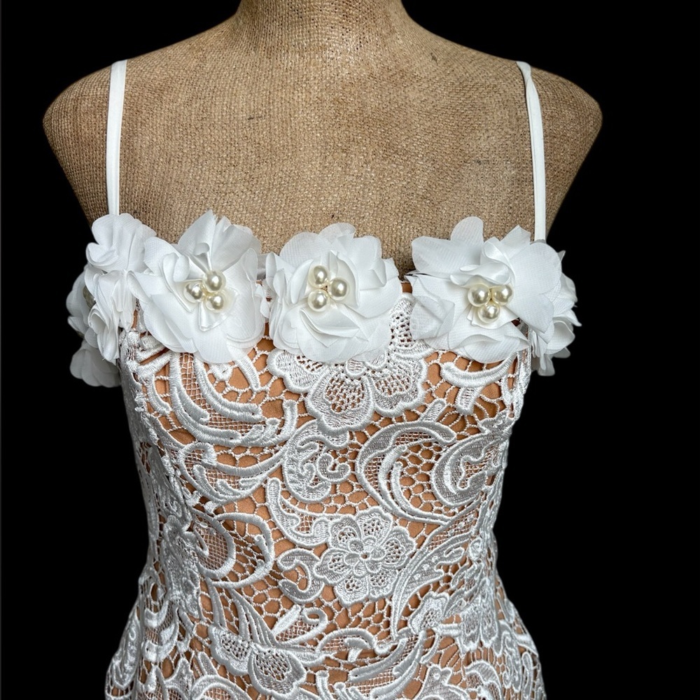 HELSI Women's White Quinn Lace Mini Dress Size SMALL - Picture 6 of 15